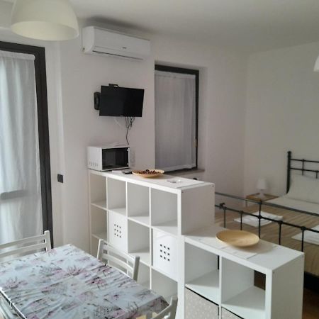 Апартаменти Casa Stefania 3 Манделло-дель-Ларіо Екстер'єр фото