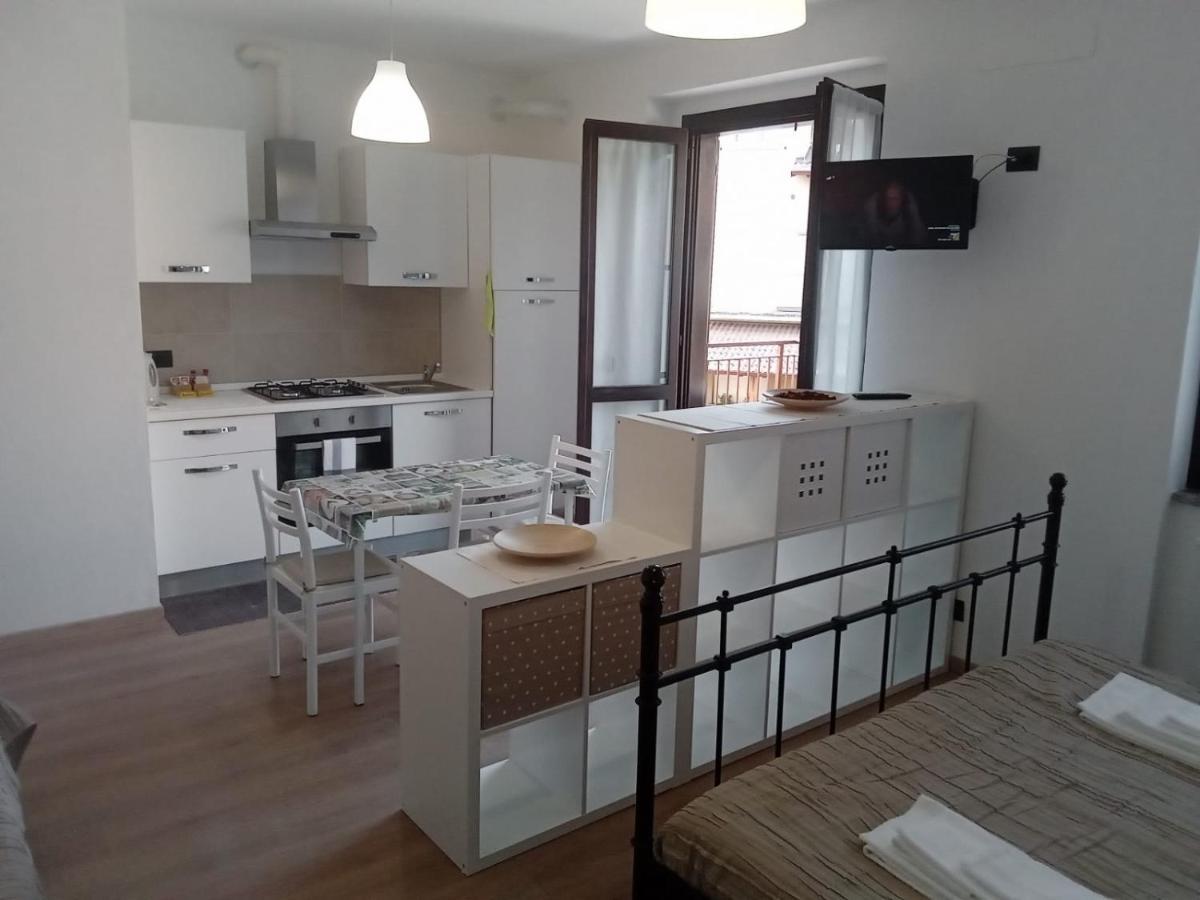 Апартаменти Casa Stefania 3 Манделло-дель-Ларіо Екстер'єр фото