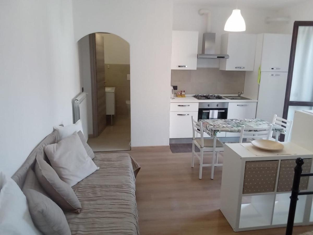 Апартаменти Casa Stefania 3 Манделло-дель-Ларіо Екстер'єр фото