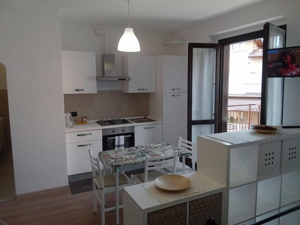 Апартаменти Casa Stefania 3 Манделло-дель-Ларіо Екстер'єр фото