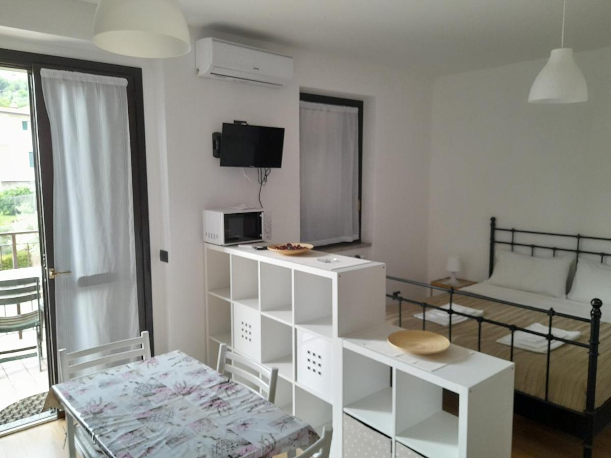 Апартаменти Casa Stefania 3 Манделло-дель-Ларіо Екстер'єр фото